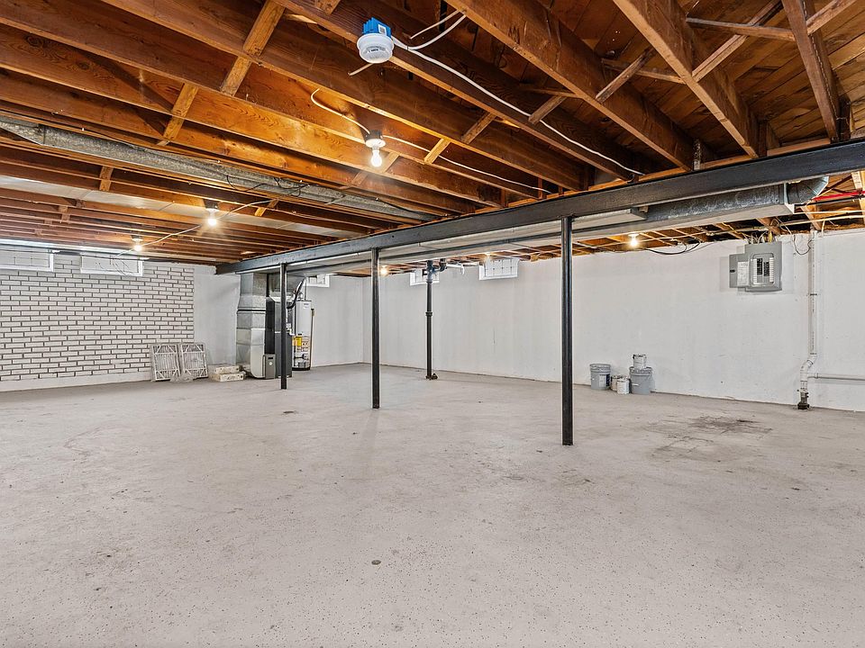 8587 Christine St, photo 29