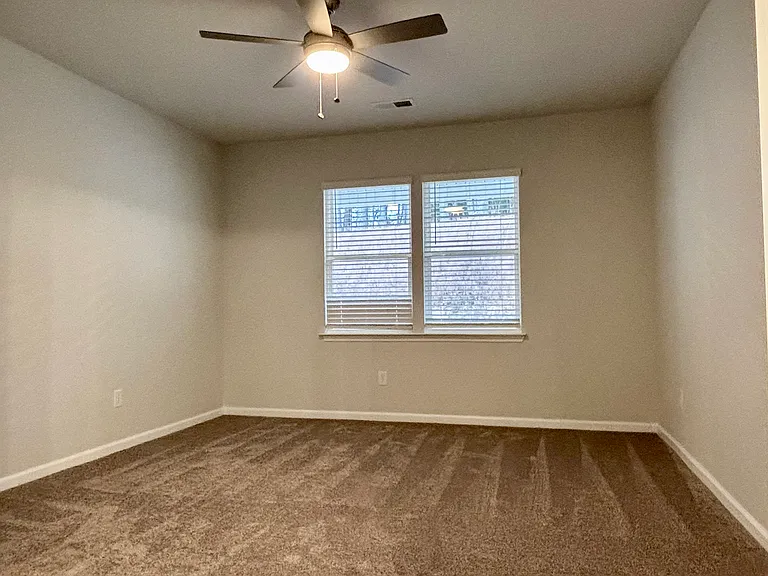 600 Poinsett Bridge Way — Photo 8