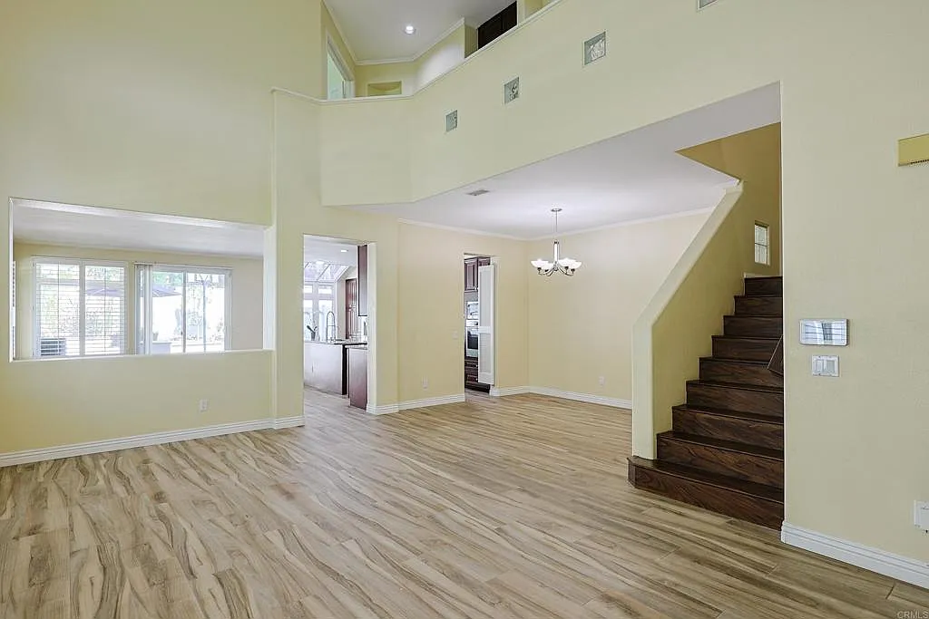 3 bed, 2.5 bath, 2119 sqft, $6,500 — Photo 2