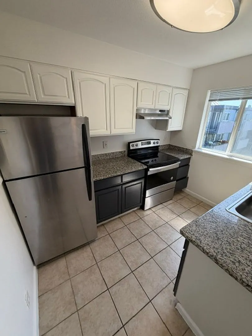 407 Fairmount Ave — Photo 3