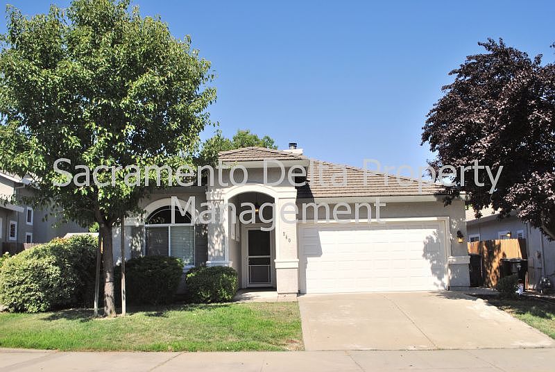 1st image of 240 Pinecrest Ct