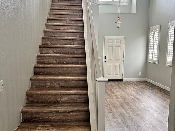 3rd image of 30050 Laurel Creek Dr