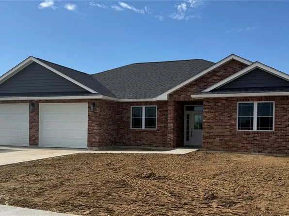 205 E Larkspur Ct, Hannibal, MO 63401