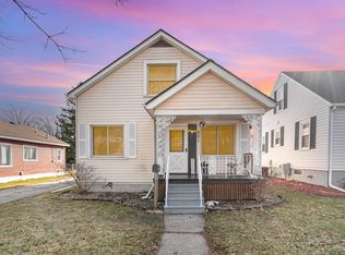 601 Burns St, Essexville, MI