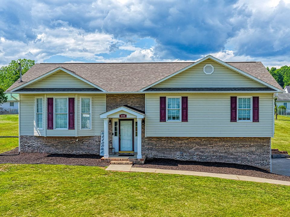 1st image of 135 Lauren Dr