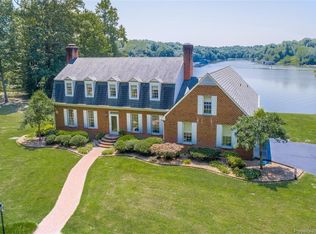 522 Laurel Hill Dr, Urbanna, VA 23175