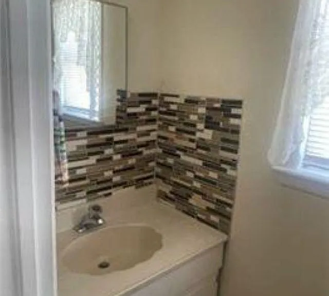 2105 W Brigantine Ave — Photo 8