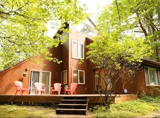 21365 E Alder Ln, Rhododendron, OR 97049