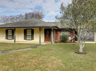 302 Confederate Ave, Broussard, LA 70518