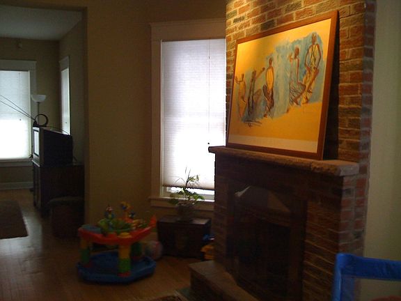 2nd image of 124 College St #1