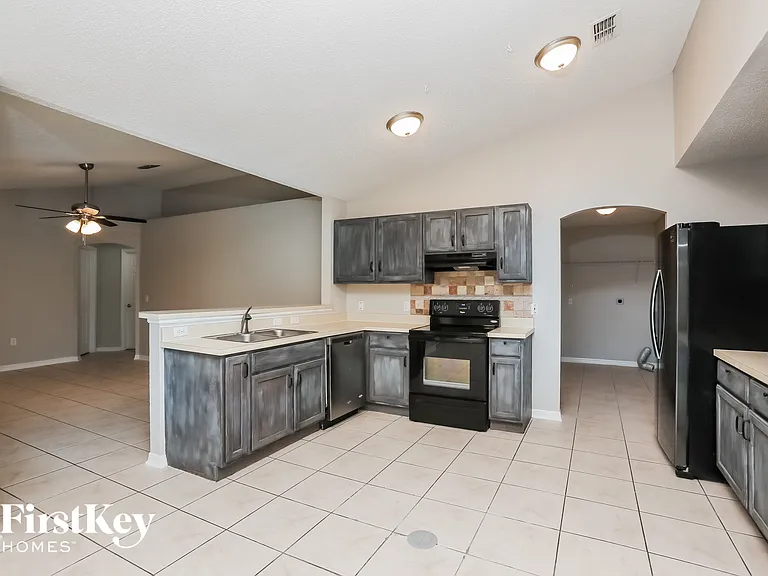 662 Armadillo Dr — Photo 5