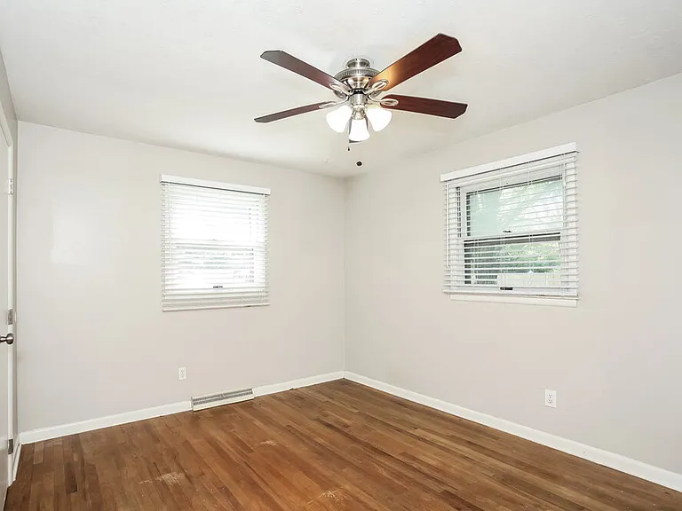7605 Kimberly Dr — Photo 9