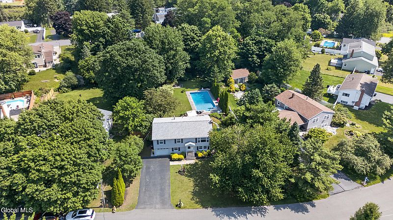 2nd image of 10 Marco Polo Drive