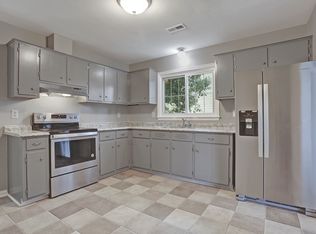 718 Old Point Ave, Hampton, VA 23663