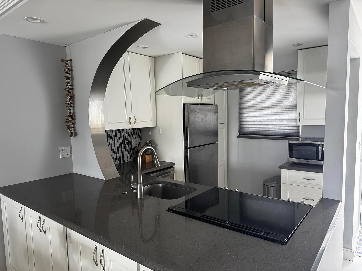 2 bed, 2.0 bath, 840 sqft, $2,350 — Photo 1