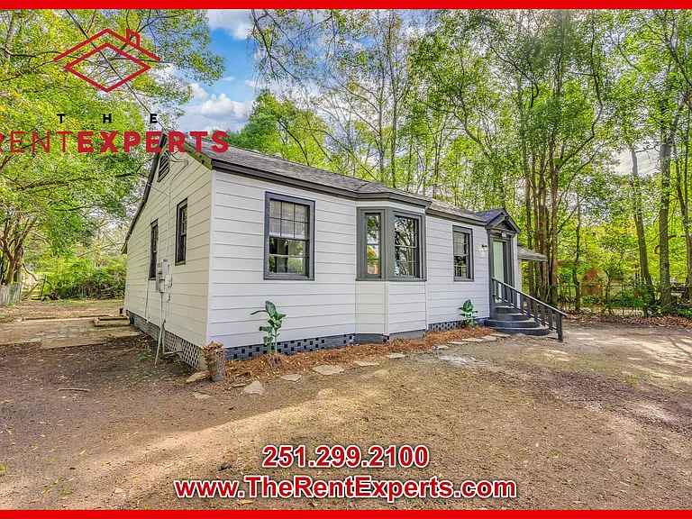 561 Tuttle Ave — Photo 4
