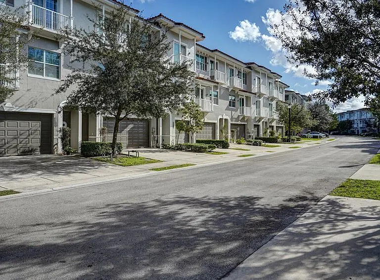 Midtown exterior 22