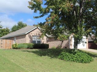 810 Henrietta Pl, Lowell, AR 72745