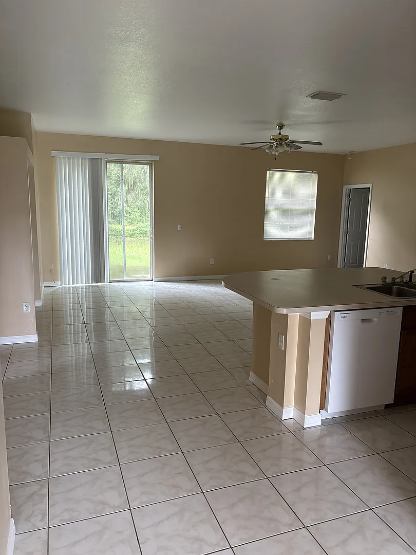 Spacious 3-Bedroom Home with Bonus Flex Room in Northeast Ocala Space to Live, Work & Entertain! — Photo 4