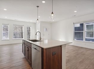 14666 Twin Lakes Cir, Burnsville, MN 55306