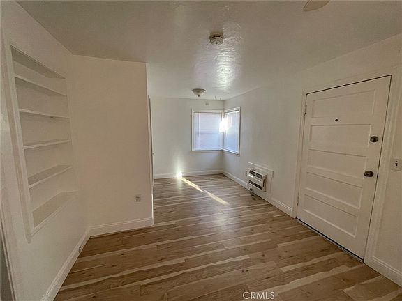 4th image of 228 W 8th Ave