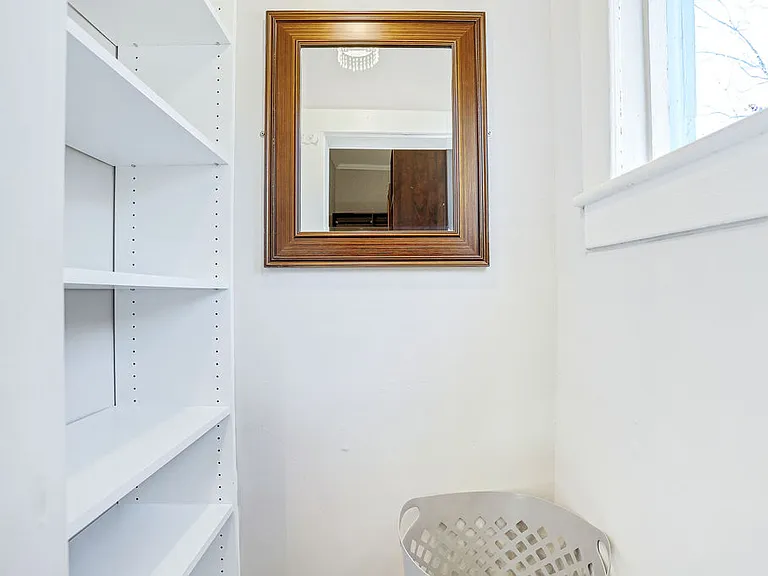1815 Barnard St — Photo 22