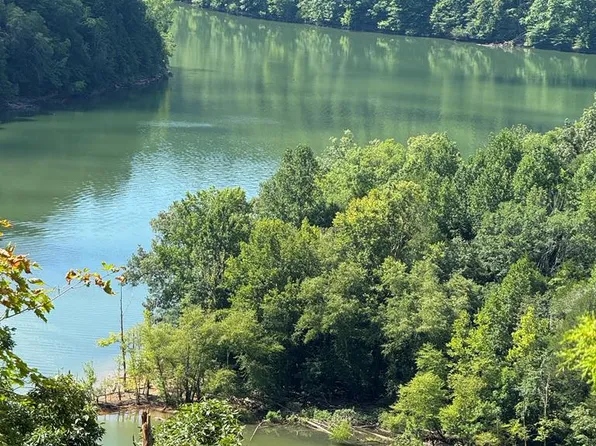 3.2 Acs Faix Rd, Byrdstown, TN 38549