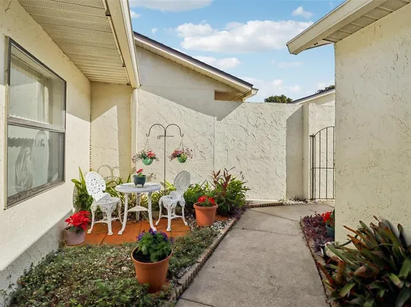 2225 Cypress Ct #2C, Tavares, FL 32778