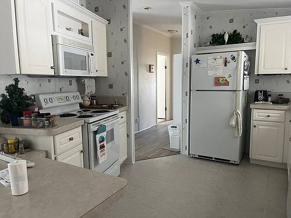 4th image of 482 Maple Dr SW