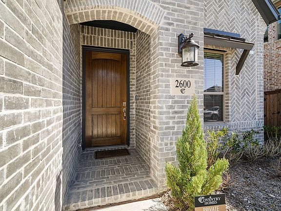 4th image of 2600 Chester Dr