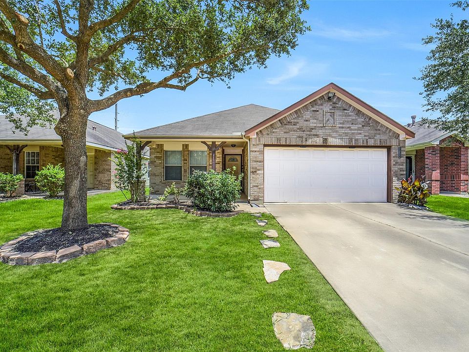 1st image of 24642 Lakecrest Village Dr