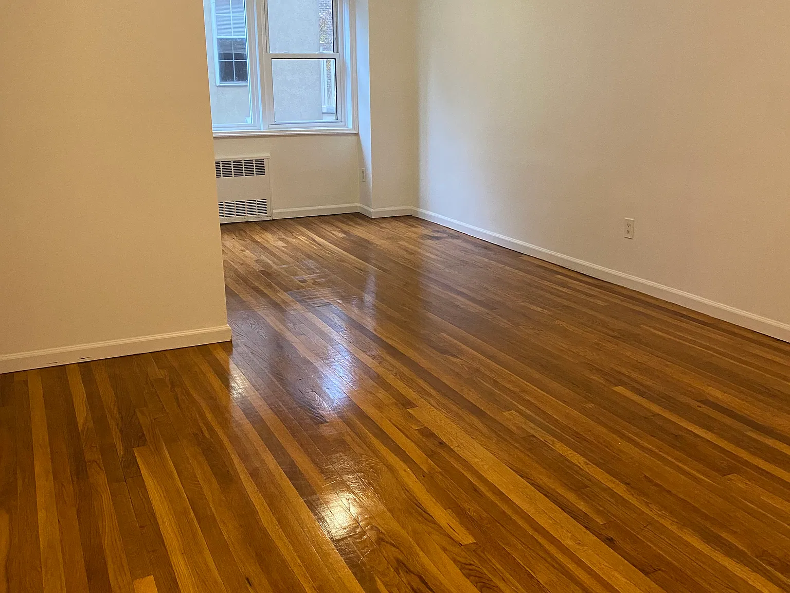 126 Franklin Avenue — Photo 2