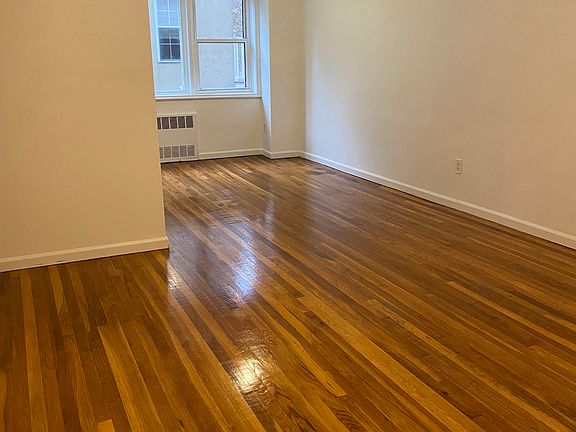 5th image of 126 Franklin Ave APT 1D
