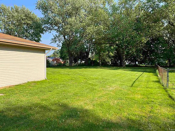 5th image of 2006 Homeacres Dr