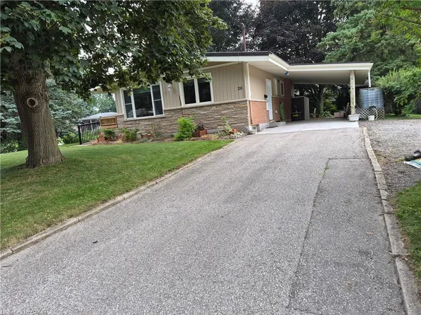 26 Meadowlark Rd, Woolwich, ON N3B 1V1