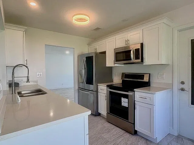2 bed, 1428 sqft, $2,700 — Photo 4