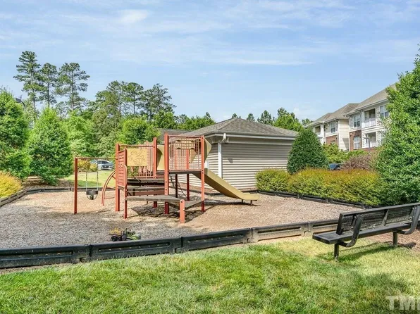 534 Ives Ct, Chapel Hill, NC 27514