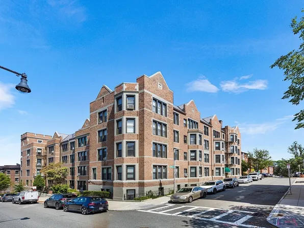 4 Commonwealth Ct APT 20, Brighton, MA 02135