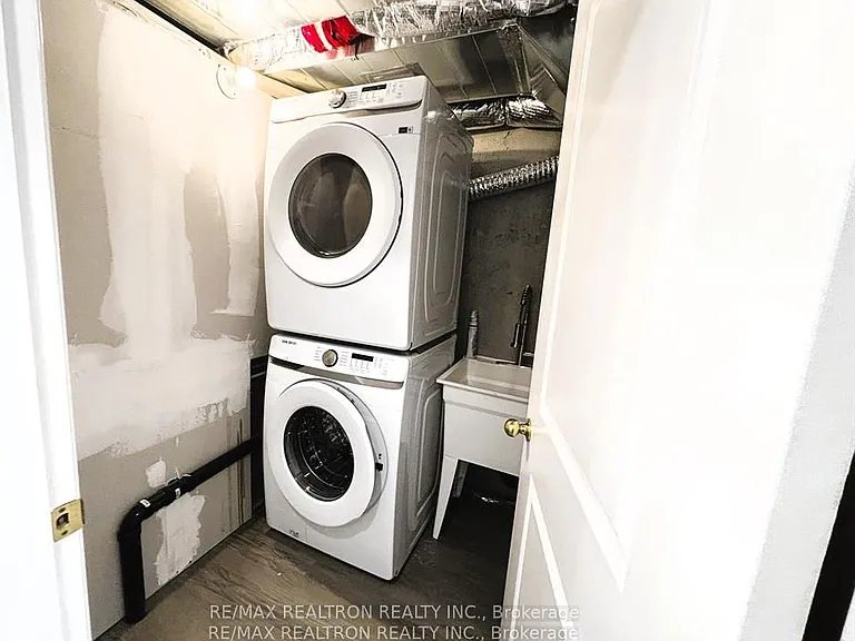 225 Webb St #BASEMENT — Photo 6
