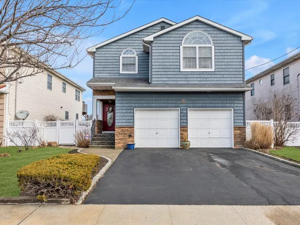 201 Sportsmans Avenue, Freeport, NY 11520