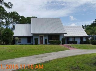 5751 SW Mistletoe Ln, Palm City, FL 34990