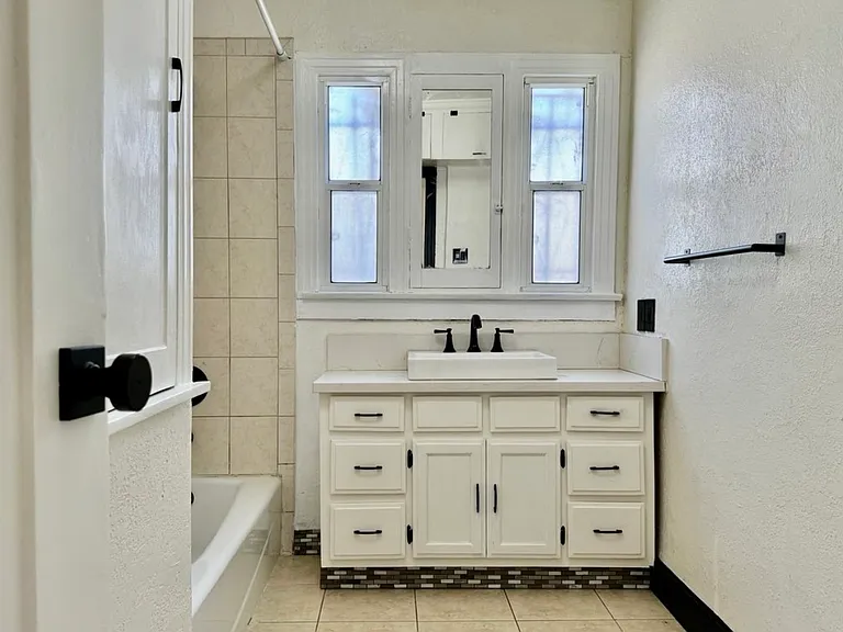 2927 S West View St #1 — Photo 27