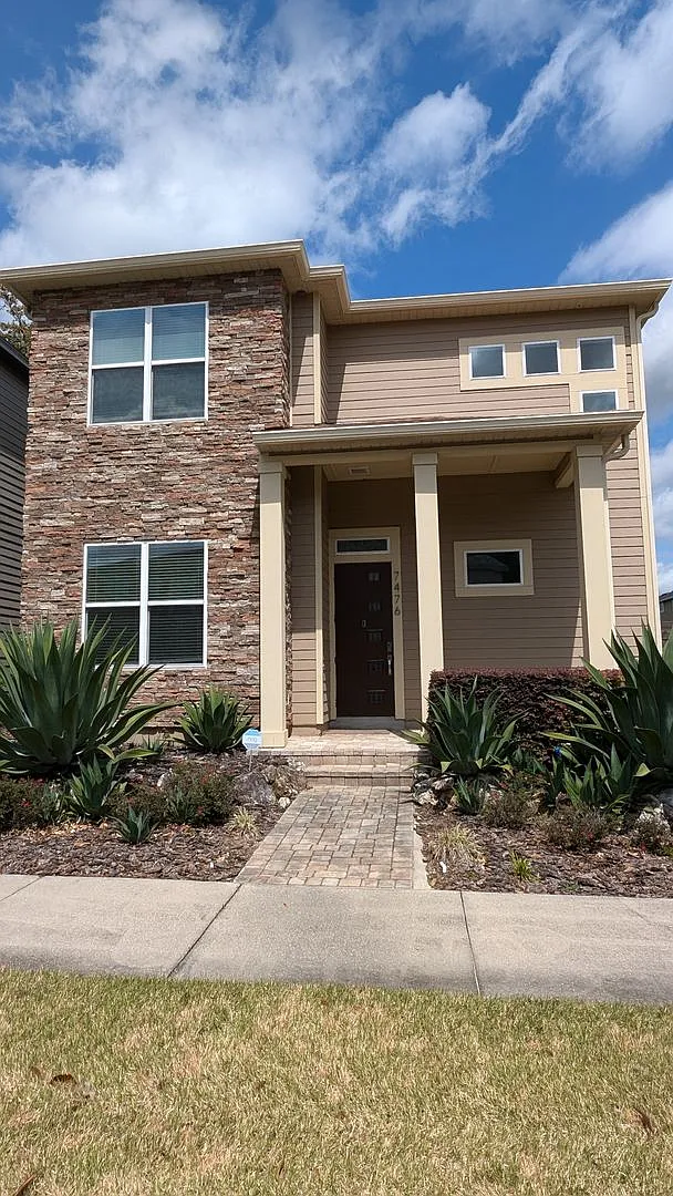 Contemporary 4 Bedroom single family home in SW Gainesville — Photo 1