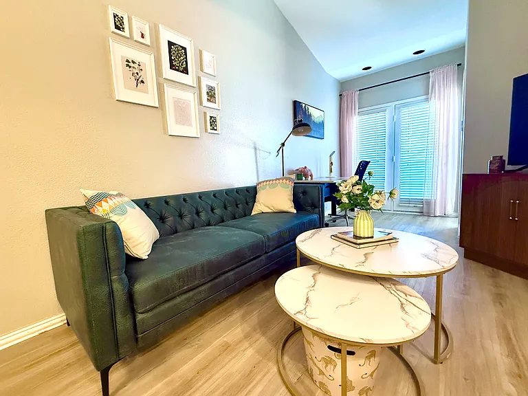 4104 N Hall St #326 — Photo 8