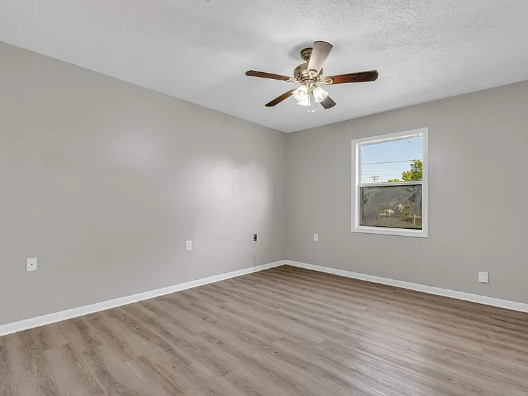 1011 4th Ave S #19 — Photo 3