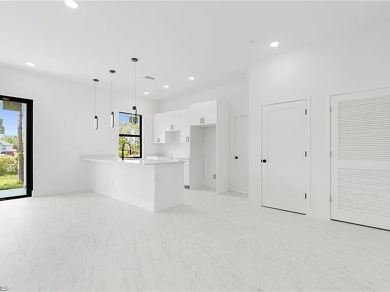 3175 Sunshine Blvd — Photo 5