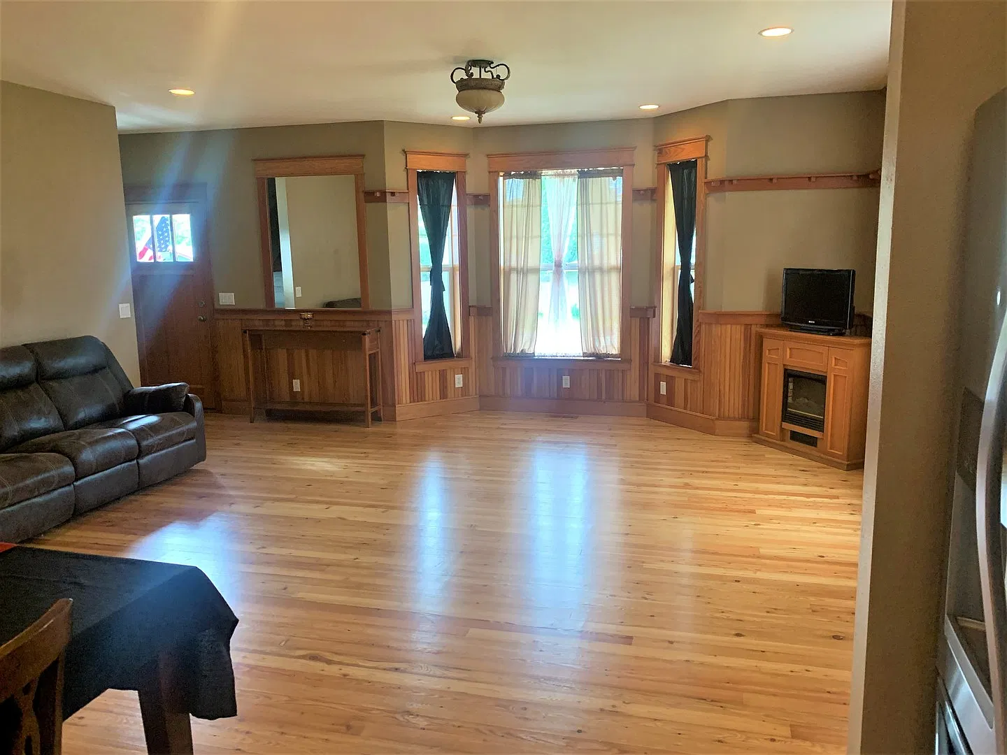 Updated and Immaculately Maintained 4 bedroom home! — Photo 2