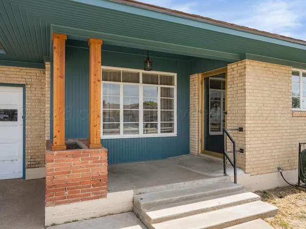 810 Charles Ave, Panhandle, TX 79068