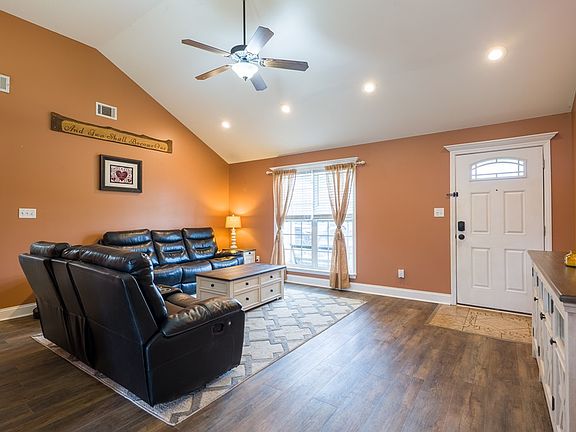 3rd image of 4957 Patton Dr