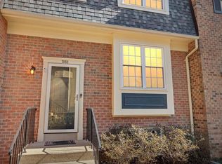 7033 Solomon Seal Ct, Springfield, VA 22152